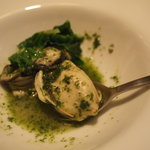 ファニエンテ - バジルソースで牡蠣。くさくなくて美味しかった
