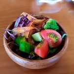 シュシュポット - サラダ・・ 見た目の彩りがよく、食べてもおいし～！