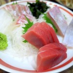 酒蔵 厚岸 - 刺身3点盛￥2500