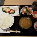 ごはん家 うお福 - 銀だら西京粕漬定食(1361円)です。