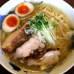 彩色ラーメン きんせい総本家 夢風 - 燻製鶏塩ラーメン 大盛