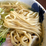 彩色ラーメン きんせい総本家 夢風 - 燻製鶏塩ラーメン 大盛（麺のアップ）