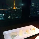 Bar＆Lounge MAJESTIC - チーズの盛り合わせ☆ ブルーチーズも美味しかった～♪
      フルーツの入ってるチーズも美味しかった～♪