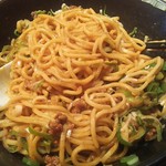 麻布麺房どらいち - 兎に角混ぜてという指導で明一杯混ぜ倒した形。