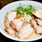 らーめん晴れるや - 豚こつ塩らーめん+チャーシュー