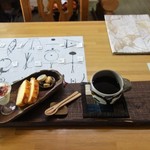 自然の森　夢紀行 - おやつの盛り合わせ、飲み物付き、850円