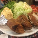 松幸 - 揚げの技術がとても高くて美味しいひな鳥のからあげ　ポテトサラダも絶品です