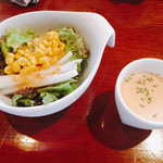sanji - セットのサラダとトマトポタージュスープ