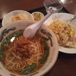 味楽 - 台湾ラーメン+チャーハンのセット700円