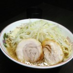 ラーメン二郎 川越店 - 小ラーメン￥700 ニンニクちょっと