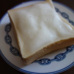 大友パン店 - 食パン風に写ってしまいましたが実物は分厚い