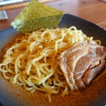 麺屋たろうず - 角煮つけめんの麺