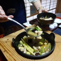 出羽屋 - 山菜鍋です。