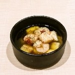 蝦子和魷魚的大蒜橄欖油風味鍋