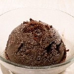 比利時巧克力冰淇淋，脆脆的