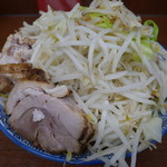 立川 田田 - 小ぶた900円。野菜マシ。