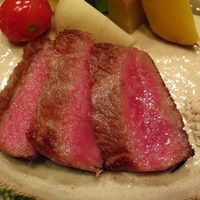 尾崎幸隆 - 尾崎牛の炭火焼き，焼き野菜添え