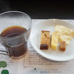 アーユルヴェーダ・カフェ ディデアン - 2017年6月のランチビュッフェ(1800円)のデーツケーキ、パンプディングなど