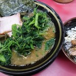 王道家 - ラーメン並＋ほうれん草＋半まかない飯(チャーシューまぶし)