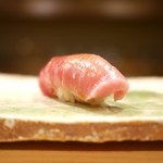 東麻布 天本 - 中トロ　塩釜　定置