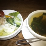 イタリアンスタイルタオカフェ - 本日のパスタのスープ＋サラダ