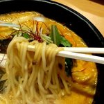 Marumiyashoutenkamatoriten - 自家製だという中太麺！