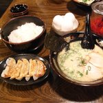 まっこう屋 - はかた並セットと餃子