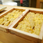 東麻布 天本 - 唐津黒雲丹(赤ウニの黒いところ)