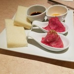 焼肉 銀座コバウ - リブロースとパン