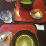 苔筵 - 苔まんじゅうと、唐饅と抹茶のセット