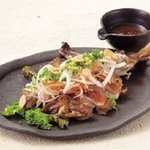 鳥どり - 豪快！！麓鶏　骨付きもも肉の炙り焼き　ぶっかけ薬味ポン酢