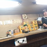 中村屋 - エプロン姿の女将さん