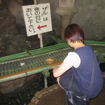 手打そば千花庵 - 洗ってますねぇ～～。