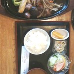 津ミートカシワギ - サイコロステーキ定食