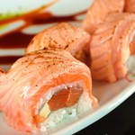 神鮨 - ノルウェーファイヤーロール