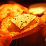 生け簀の銀次 - 蟹味噌バターのバケット