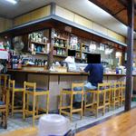 奴寿司 - 店内カウンターとテーブル側