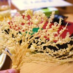 奴寿司 - 天ぷら盛り合わせ   珊瑚のような素麺天ぷら
