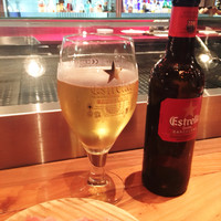 バル デ エスパーニャ ムイ 名古屋ミッドランド店 - ハモンセラートとFCバルセロナ・オフィシャルビール