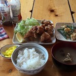 やきとり はる - 唐揚げは勿論、副菜的な位置づけのインゲン卵炒めもンマし！