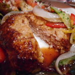 ビストロ アオキ - ポークハンバーグは、ふっくらキメが細かい