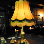 BAR MARINE - アンティークなシェードのランプ。