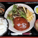 Tonsuke - 近江牛とイベリコ豚の手ごねハンバーグ（デミソース）850円