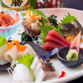 Superbly fresh Hanamaru Sushi /Robatayaki/a la carte dishes/famous sake!