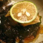 銀座 小十 - 鮑とワカメの酢ゼリーよせ