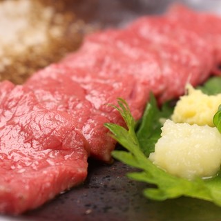 [Vacuum low temperature cooking/Wagyu beef sashimi] Melting taste just like raw meat