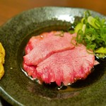 もつや宮谷 - 牛たん刺　（1500円）