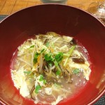 傳 - (2017年6月　訪問)チョウさん作、沢煮風酸辣湯。ムチムチの春雨と優しい味わいの酸辣湯が美味しい。