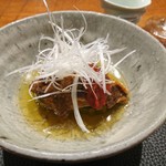 傳 - (2017年6月　訪問)角煮、トマト出汁とピリ辛のトマトソースが不思議にマッチ。