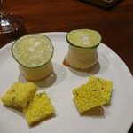 傳 - (2017年6月　訪問)デザート② ラングドシャの中にソースが入ったものと雷おこし風のヌガー。